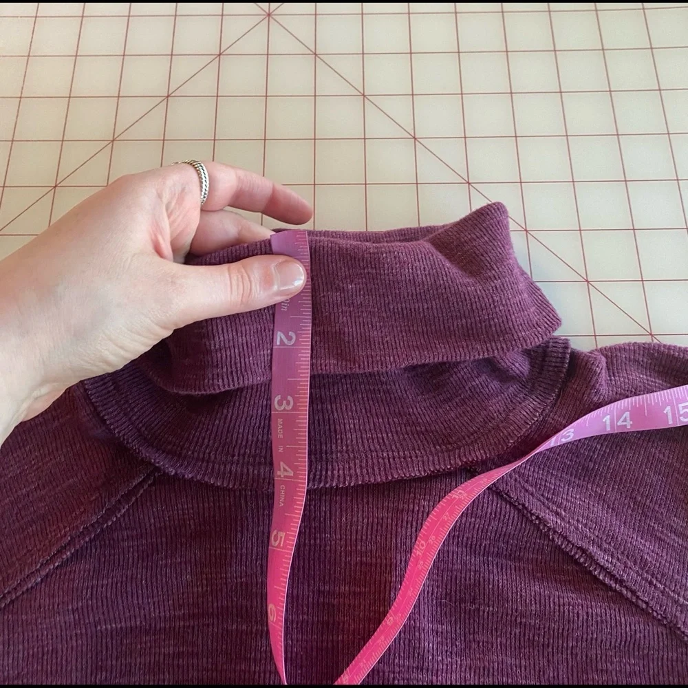 Free People size XS purple turtle neck boho long sleeve blouse sweater